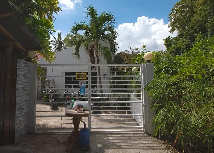 Oyo 771 Darius' Residences Moalboal